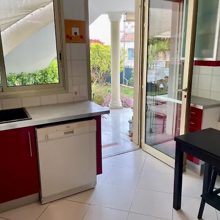 Rez De Jardin De 65m2 Dans A * Nice