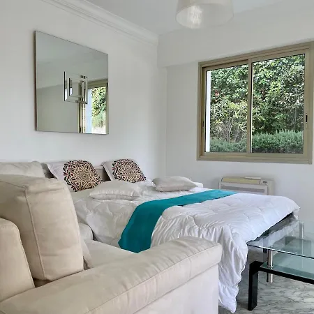 Rez De Jardin De 65m2 Dans A Apartment *