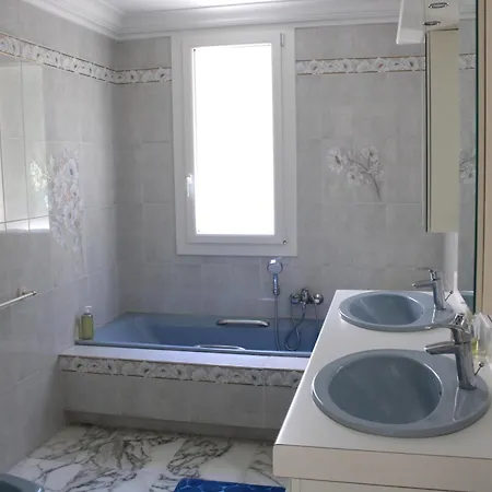 Rez De Jardin De 65m2 Dans A