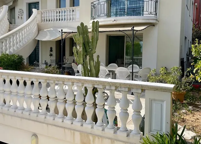 Rez De Jardin De 65m2 Dans à Nice